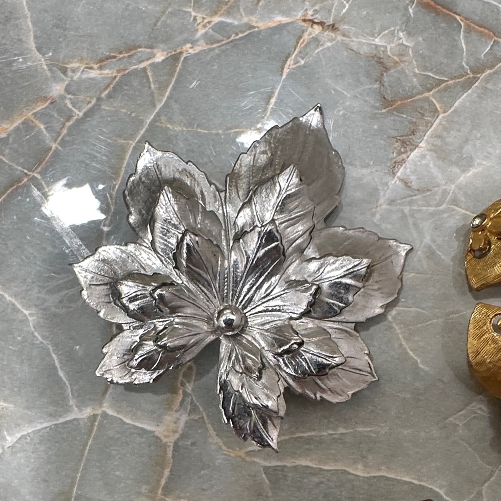 Set of 4 Vintage brooches - Picture 3 of 5